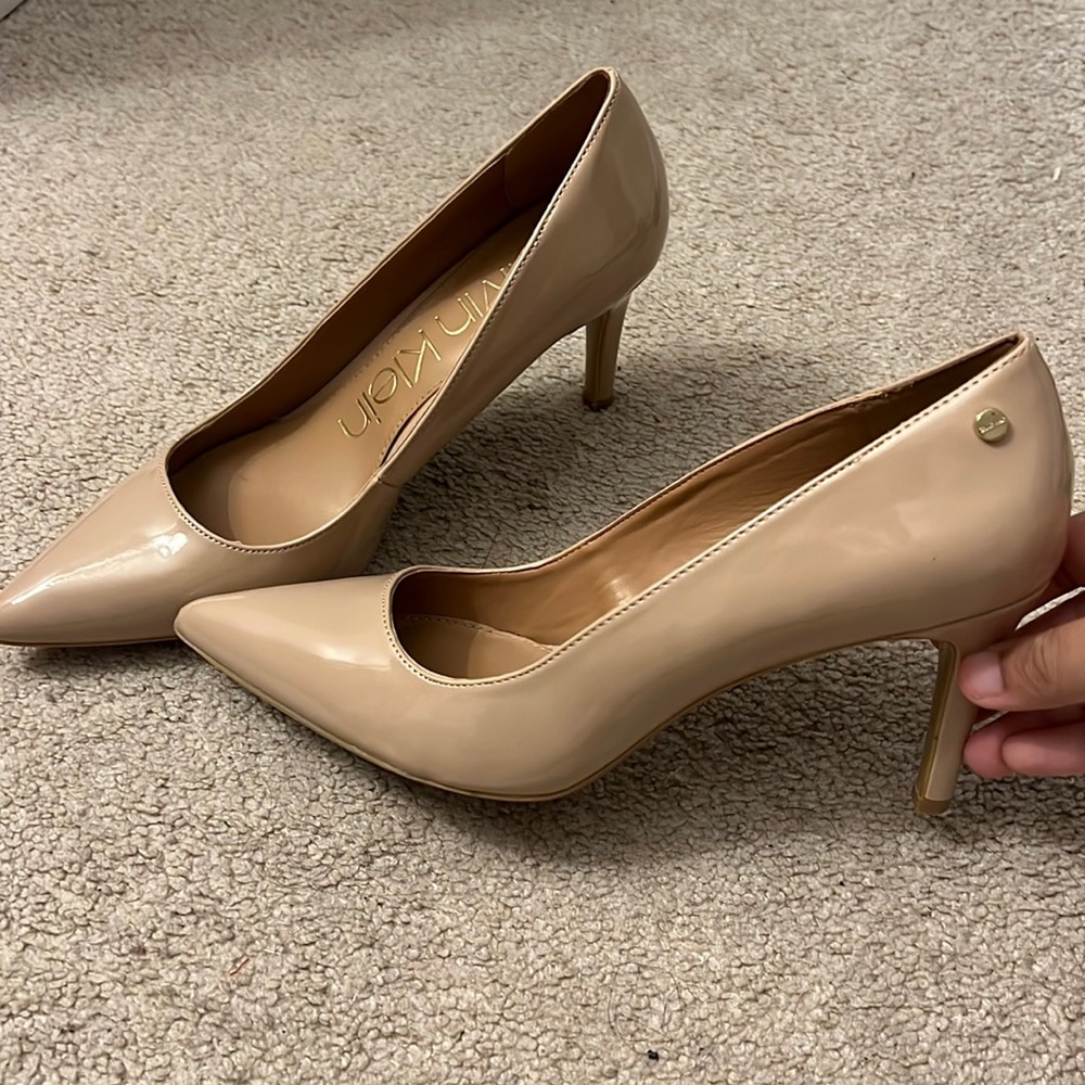 Calvin Klein nude pumps size 10